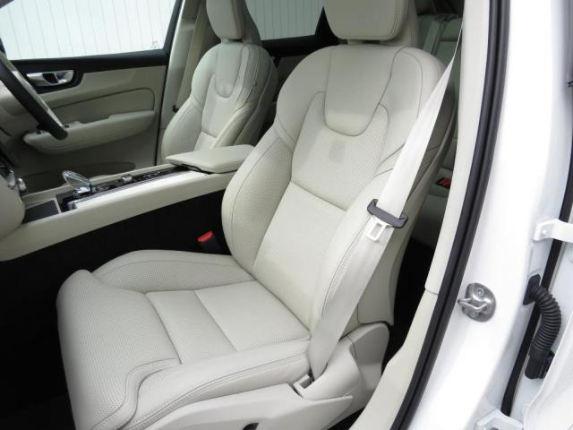 XC60ウルトラ T6 AWD プラグイン ハイブリッド 4WD