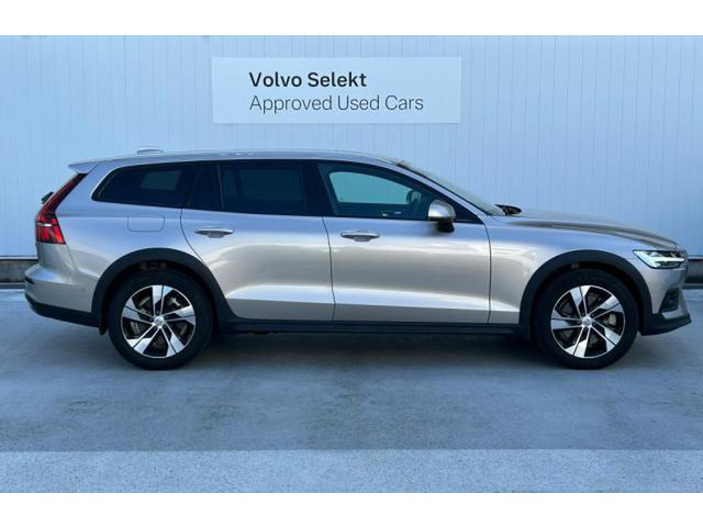 V60クロスカントリープラス B5 AWD 4WD