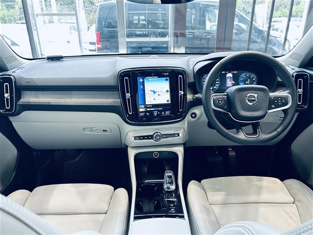 XC40T5 AWD インスクリプション 4WD