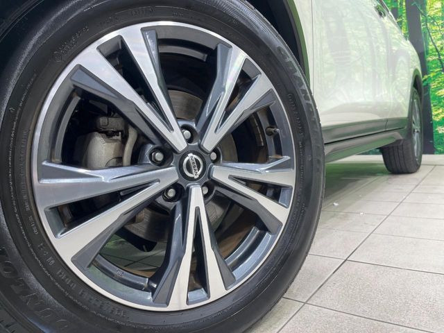 �y����18�C���`�A���~�z�C�[���z�O�ςɃ}�b�`���������A���~�z�C�[���𑕒����Ă���܂��B�e��ЊO�A���~�z�C�[����A�X�^�b�h���X�^�C�����戵�����Ă���܂��B���񂲑��k����������