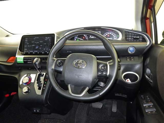 シエンタハイブリッド 1.5 G クエロ