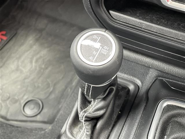 ラングラーアンリミテッド サハラ 4WD