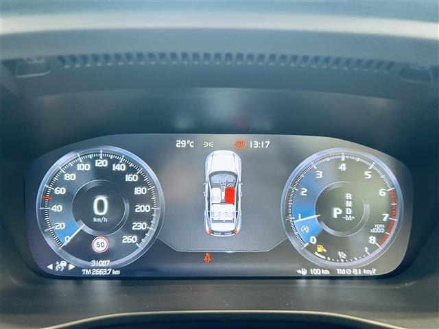 XC40T5 AWD インスクリプション 4WD