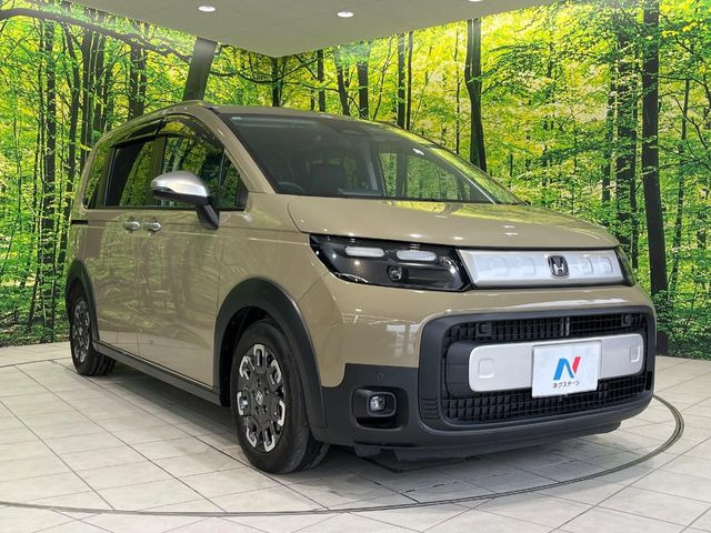 高透明度のガラス皮膜で撥水はもちろん、上質なツヤ・光沢を実現。紫外線や酸性雨から大切な愛車を保護し、色あせ・劣化を防止。「弾スプラッシュコート」、「弾プリミッサコート」からお選びいただけます。