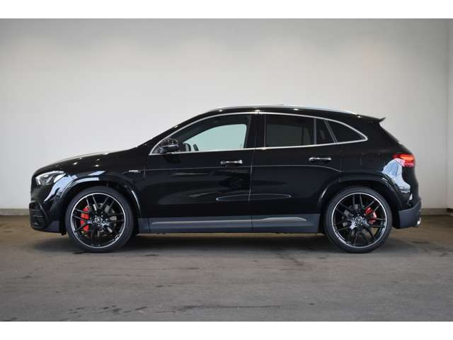 GLAクラスAMG GLA45 S 4マチックプラス 4WD