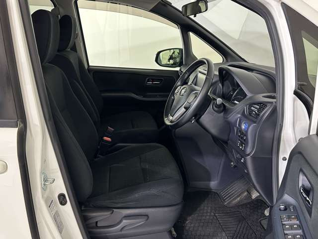 ヴォクシー1.8 ハイブリッド V