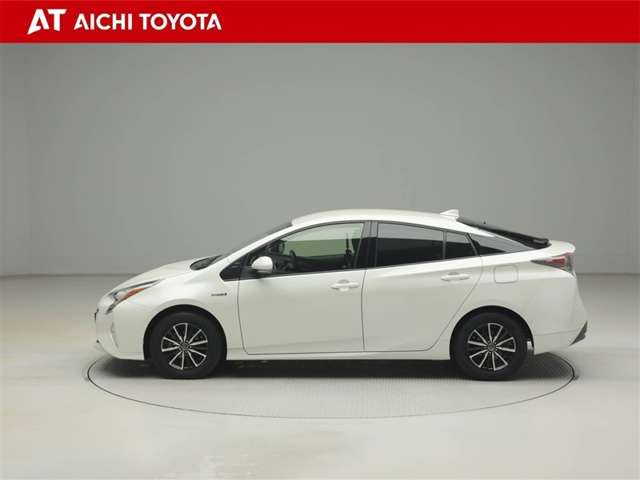 プリウス1.8 S セーフティ プラス E-Four 4WD