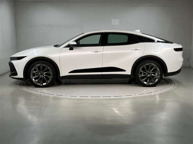 クラウンクロスオーバー2.5 G アドバンスト レザー パッケージ E-Four 4WD