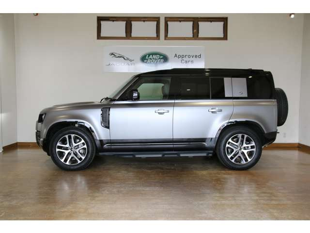 ディフェンダー110 X ダイナミック SE イースナー エディション 3.0L D300 ディーゼル 4WD