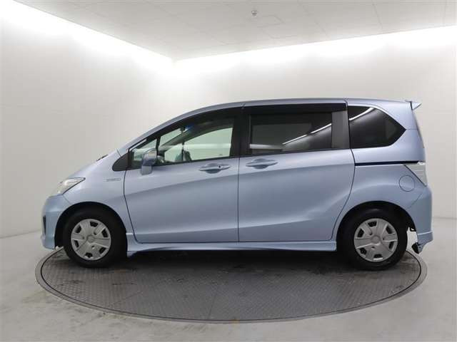 フリードハイブリッド1.5 ジャストセレクション