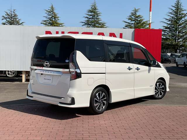 セレナ2.0 ハイウェイスターV