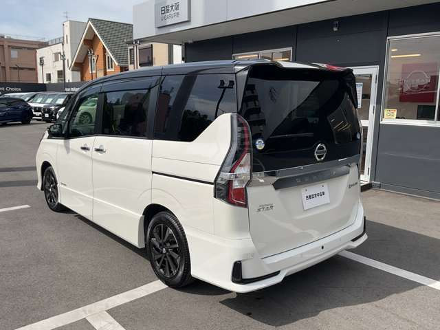 セレナ1.2 e-POWER ハイウェイスターV アーバンクロム