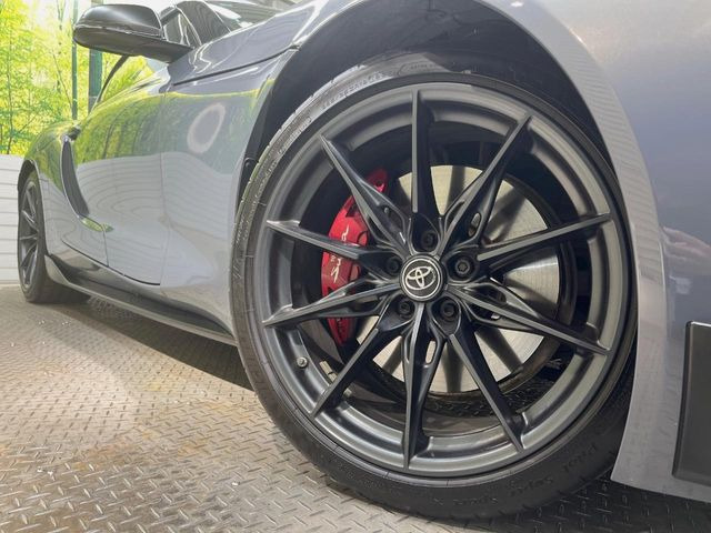 �y����19�C���`�A���~�z�C�[���z�O�ςɃ}�b�`���������A���~�z�C�[���𑕒����Ă���܂��B�e��ЊO�A���~�z�C�[����A�X�^�b�h���X�^�C�����戵�����Ă���܂��B���񂲑��k����������