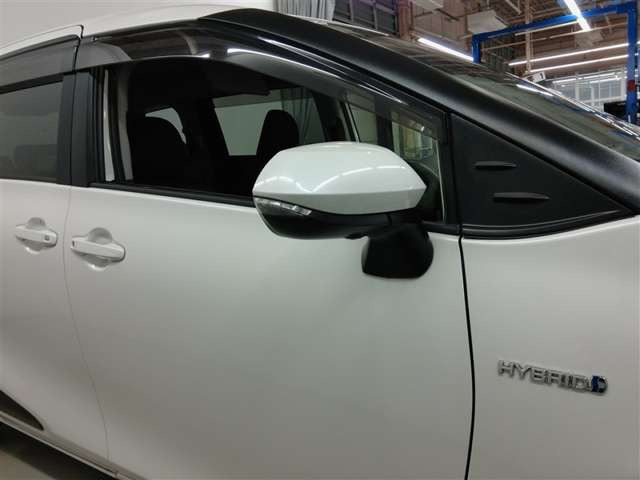 シエンタハイブリッド 1.5 G クエロ