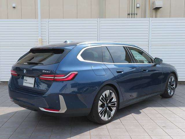 5シリーズツーリング523d xドライブ エクスクルーシブ 4WD
