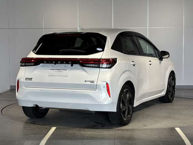ノートオーラ1.2 G FOUR レザーエディション 4WD