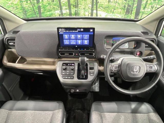 フリード1.5 e:HEV エアー EX