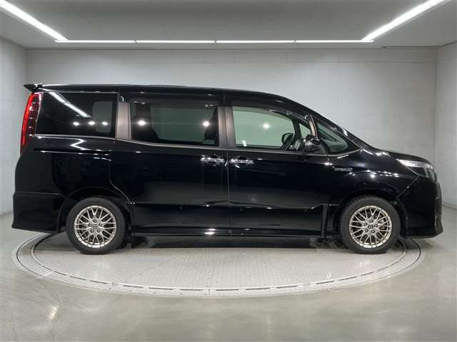 ノア1.8 ハイブリッド Si W×B