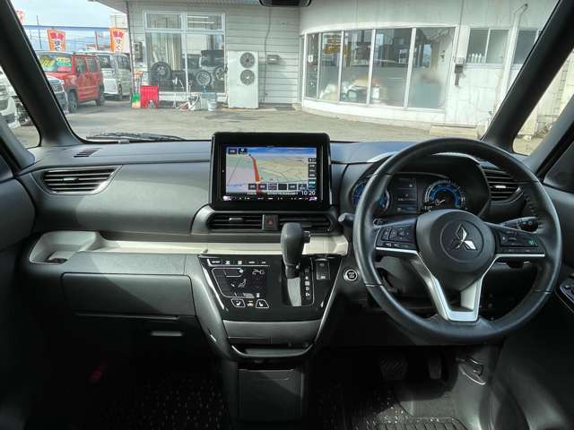 デリカミニT プレミアム 4WD