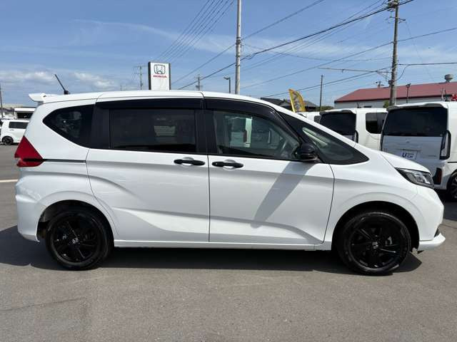 フリード1.5 ハイブリッド G ブラックスタイル 4WD