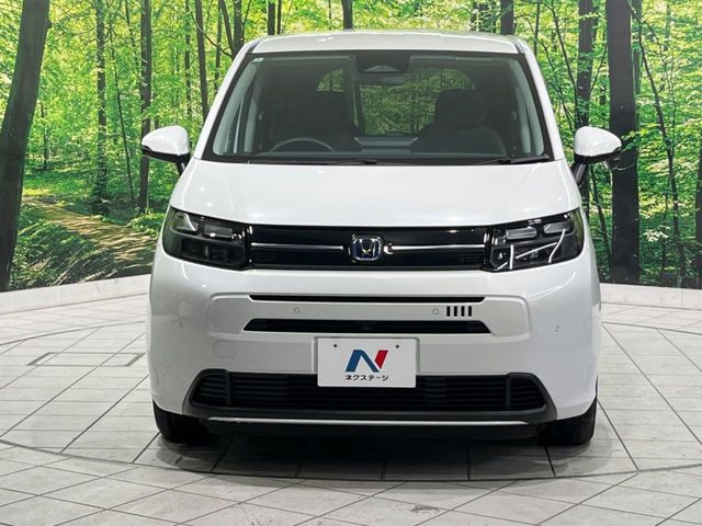 弊社では、全車『修復歴なし』のお車のみ取り扱っております。専任バイヤーによる厳選した仕入れの後、入庫後の車両チェックを行い、ネクステージが認定した高品質な中古車をご提供しております。