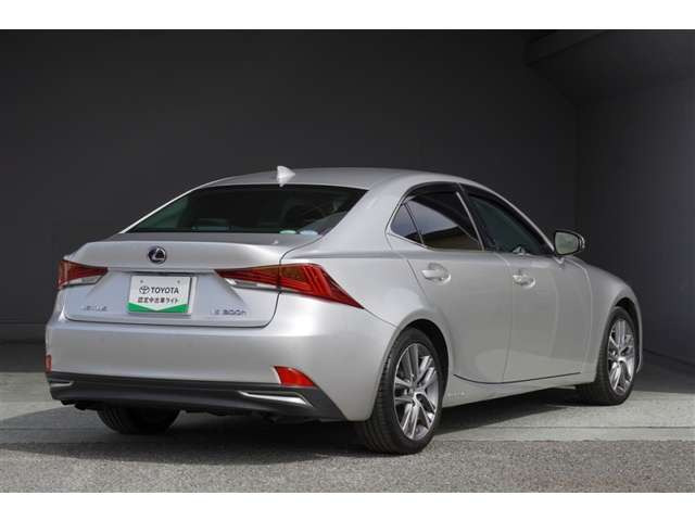 IS300h バージョンL