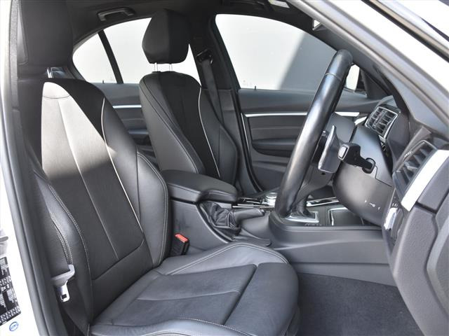 3シリーズセダン320i Mスポーツ