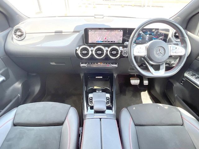 BクラスB200d AMGライン