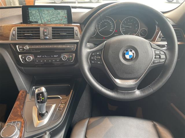 3シリーズセダン320i ラグジュアリー