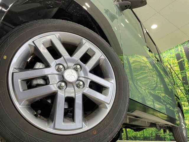 �y����15�C���`�A���~�z�C�[���z�O�ςɃ}�b�`���������A���~�z�C�[���𑕒����Ă���܂��B�e��ЊO�A���~�z�C�[����A�X�^�b�h���X�^�C�����戵�����Ă���܂��B���񂲑��k����������