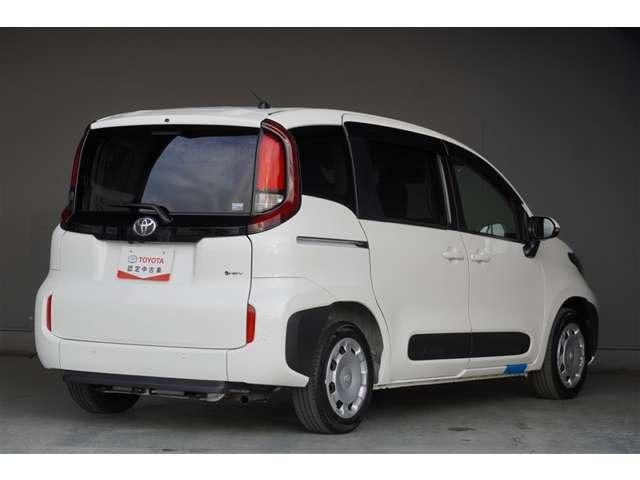 シエンタハイブリッド 1.5 X ウェルキャブ車いす仕様TypeIIIショートスロープ助手席側2nd Seat