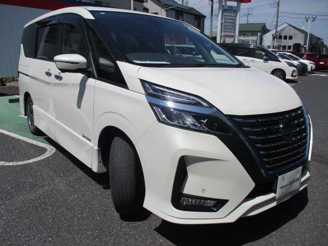 セレナ1.2 e-POWER ハイウェイスターV