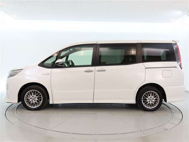 ノア1.8 ハイブリッド Si W×B II