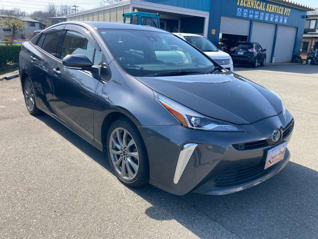 プリウス1.8 S E-Four 4WD