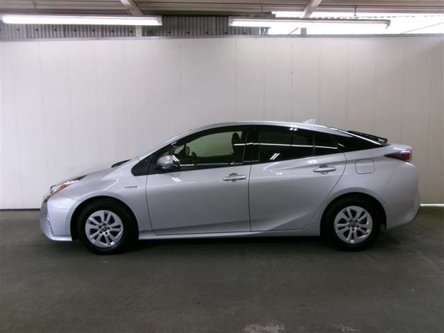 プリウス1.8 S セーフティ プラス