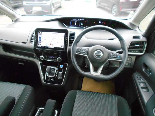 セレナ1.2 e-POWER ハイウェイスターV