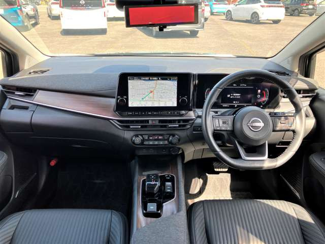 ノートオーラ1.2 G FOUR レザーエディション 4WD