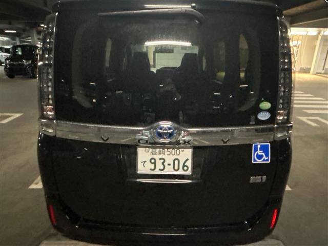 ヴォクシー1.8 ハイブリッド V