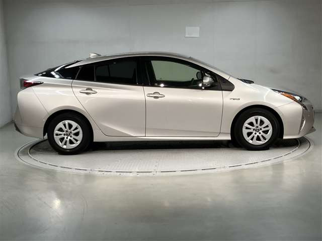 プリウス1.8 S セーフティ プラス