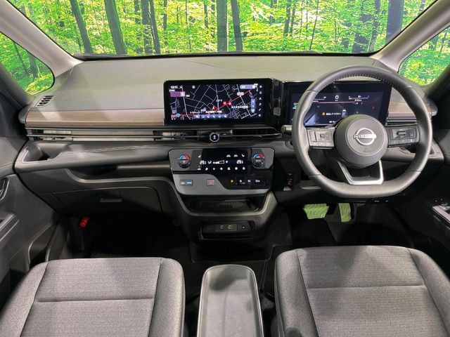 セレナ1.4 e-4ORCE ハイウェイスターV 4WD