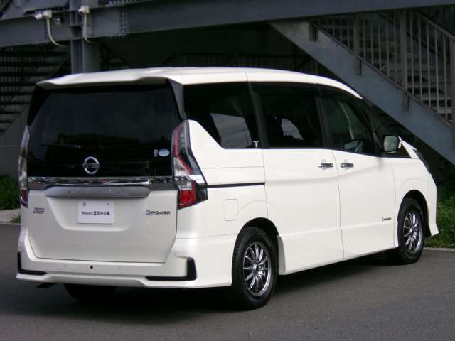 セレナ1.2 e-POWER ハイウェイスターV