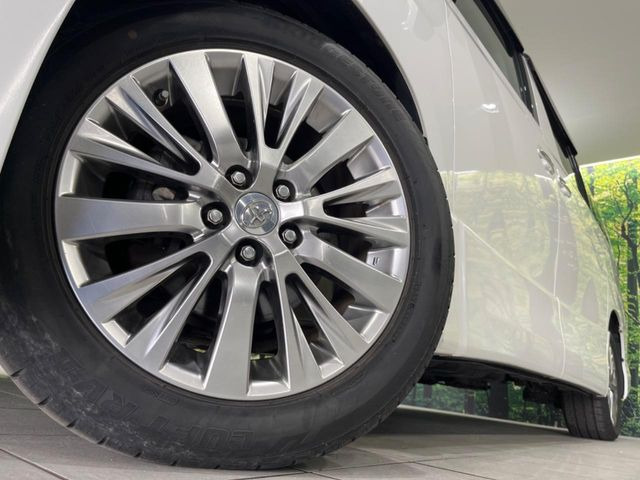 �y����18�C���`�A���~�z�C�[���z�O�ςɃ}�b�`���������A���~�z�C�[���𑕒����Ă���܂��B�e��ЊO�A���~�z�C�[����A�X�^�b�h���X�^�C�����戵�����Ă���܂��B���񂲑��k����������