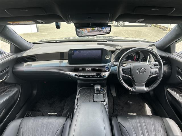 LS500h エグゼクティブ 4WD