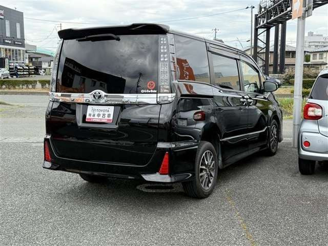 ヴォクシー2.0 ZS 煌II 4WD