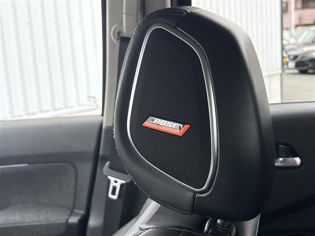 ノートオーラ1.2 G FOUR レザーエディション 4WD