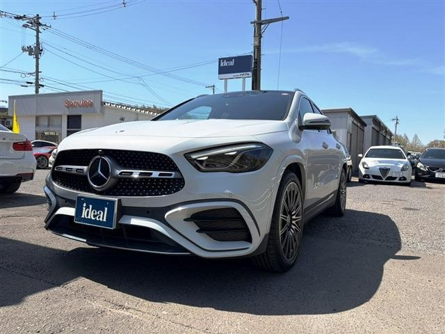 GLAクラスGLA200d 4マチック AMGラインパッケージ 4WD