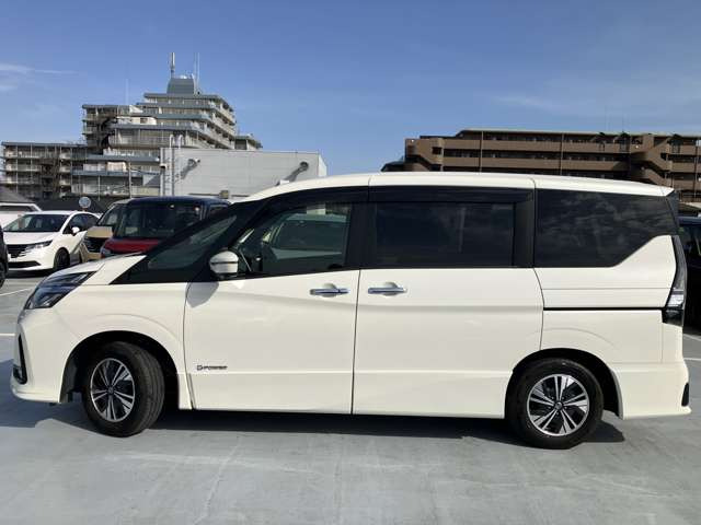 セレナ1.2 e-POWER ハイウェイスターV