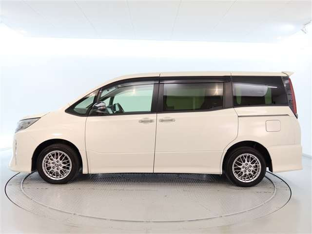 ノア1.8 ハイブリッド Si W×B II