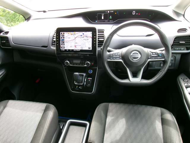 セレナ1.2 e-POWER ハイウェイスターV