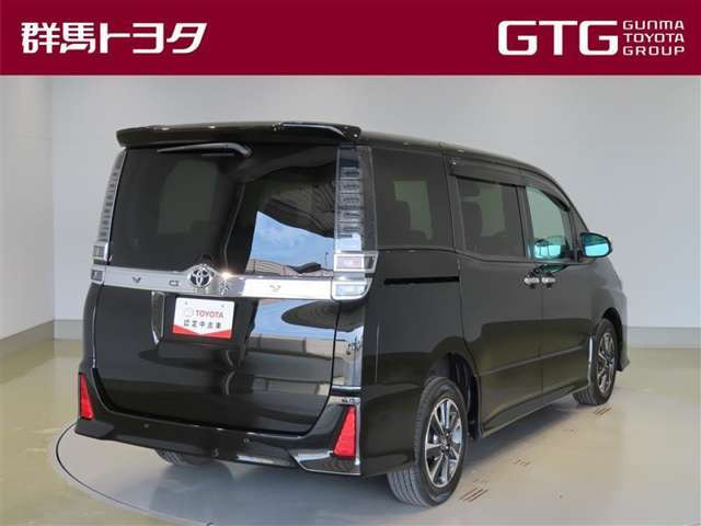 ヴォクシー2.0 ZS 煌III 4WD